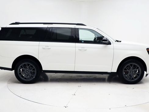 Used 2025 Ford Expedition Max Platinum w/ Stealth Performance Package AWD/4WD image 3