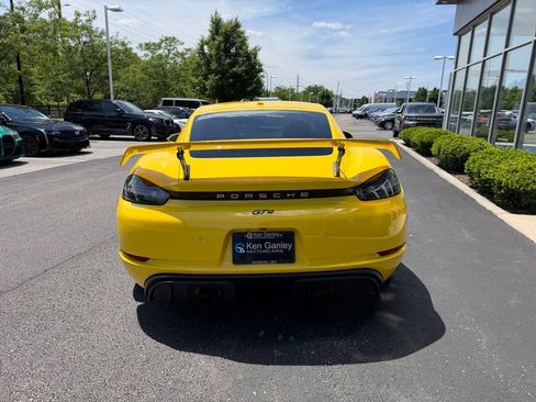 Used 2020 Porsche 718 Cayman GT4 RWD image 5