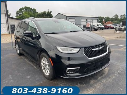 Used 2022 Chrysler Pacifica Touring-L