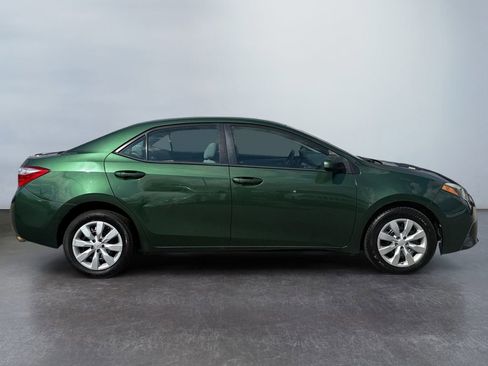 Used 2016 Toyota Corolla LE FWD image 2