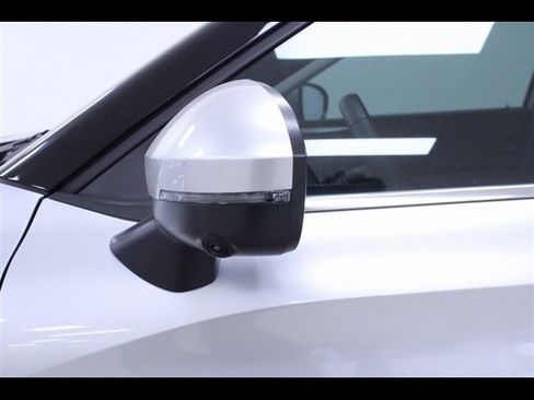 Used 2023 Mitsubishi Outlander SEL image 3