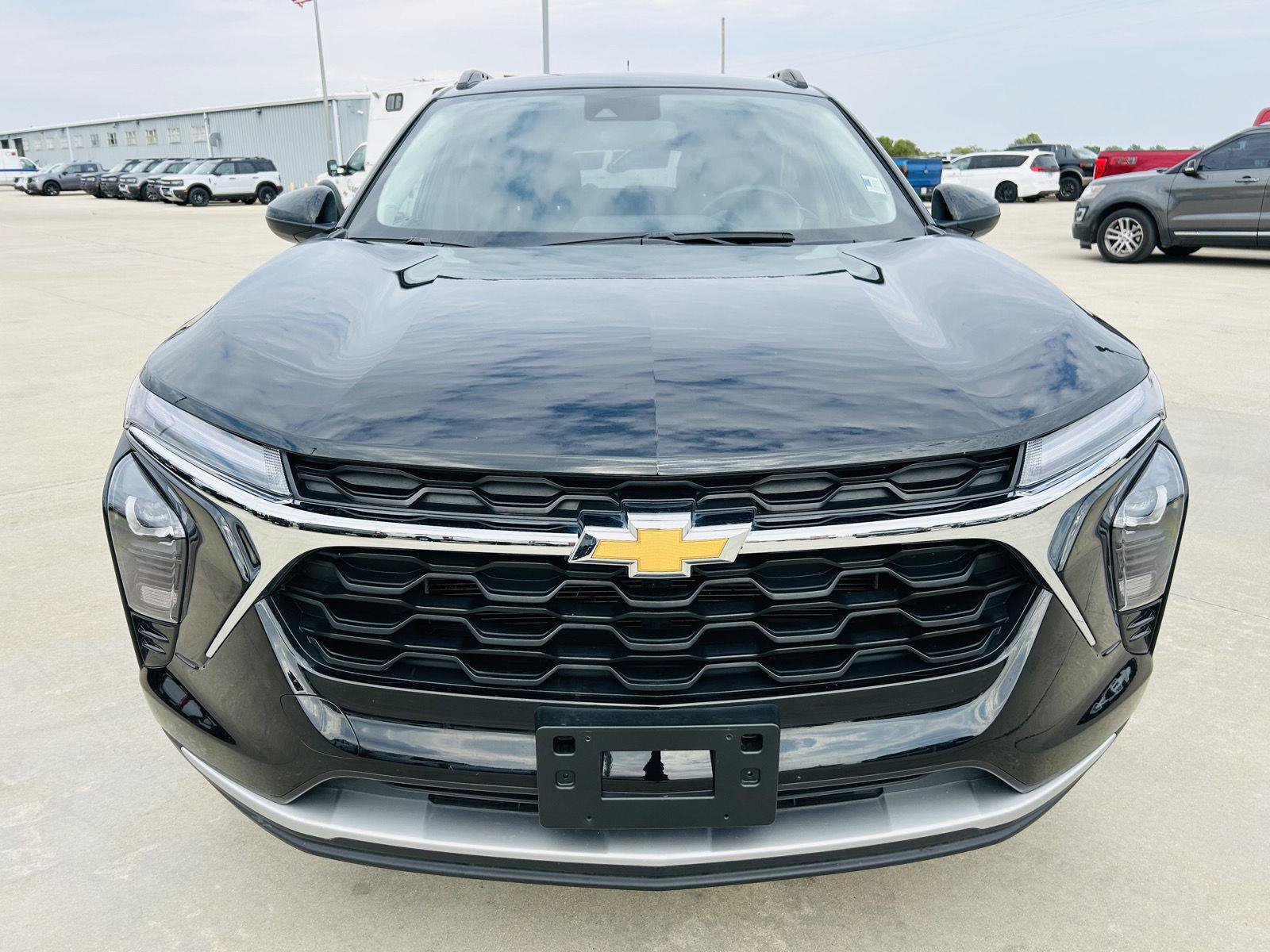 Used 2025 Chevrolet Trax LT w/ LT Convenience Package FWD image 30