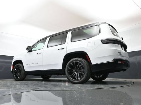 New 2026 Jeep Grand Wagoneer Summit AWD/4WD image 58