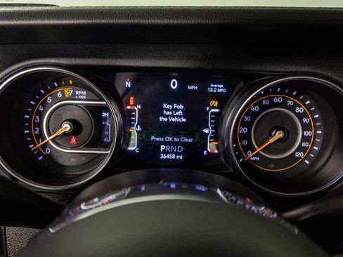 Used 2022 Jeep Wrangler Unlimited Sahara w/ LED Lighting Group AWD/4WD image 32