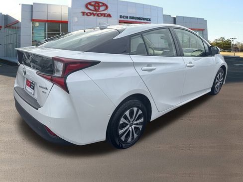 Used 2022 Toyota Prius XLE image 5