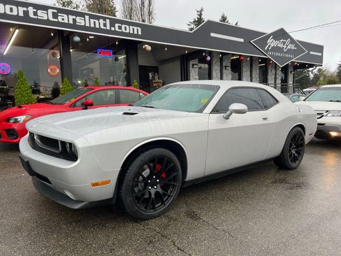 Used 2010 Dodge Challenger R/T image 1