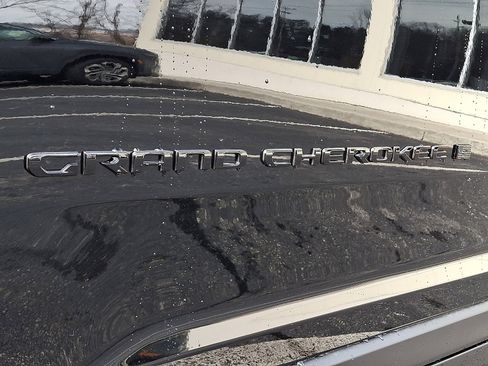 New 2026 Jeep Grand Cherokee Altitude image 18