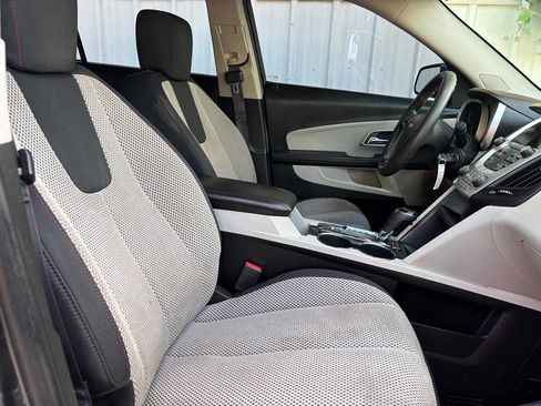 Used 2017 Chevrolet Equinox LS image 14