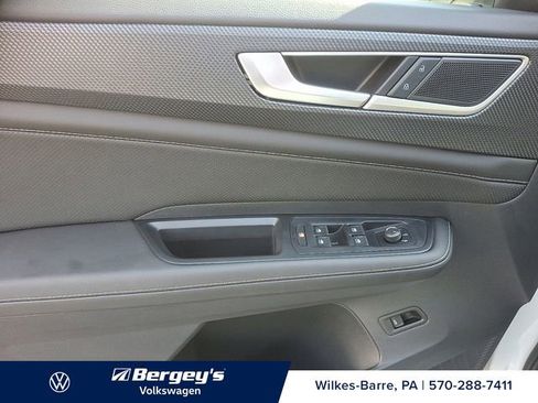 New 2026 Volkswagen Atlas Cross Sport SEL R-Line image 7