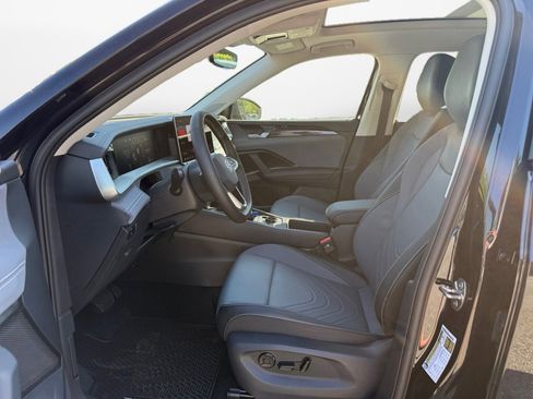 New 2026 Volkswagen Tiguan SE AWD/4WD image 9