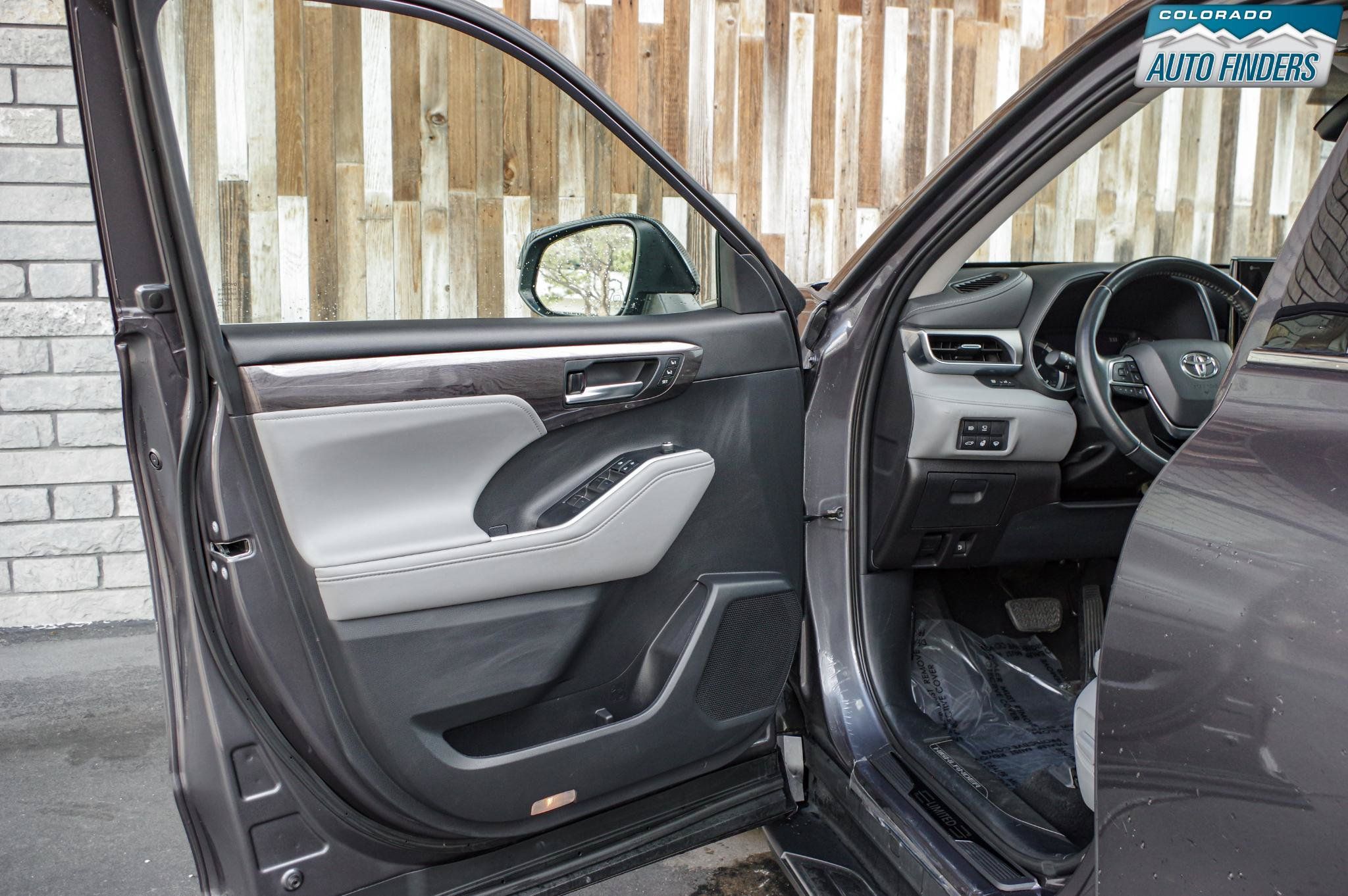 Used 2021 Toyota Highlander Platinum AWD/4WD image 10