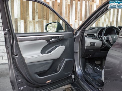 Used 2021 Toyota Highlander Platinum AWD/4WD image 10