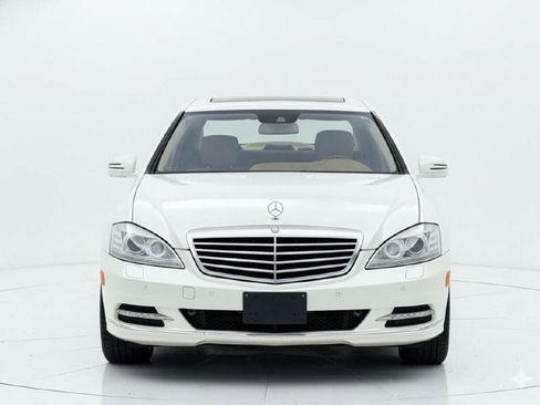 Used 2011 Mercedes-Benz S 550 4MATIC image 2