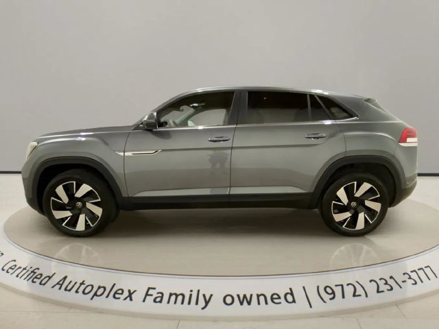 Used 2025 Volkswagen Atlas Cross Sport SE AWD/4WD image 2
