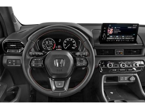 Used 2025 Honda Pilot TrailSport image 7