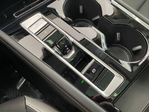 Used 2024 Volkswagen Atlas Peak Edition SEL image 28