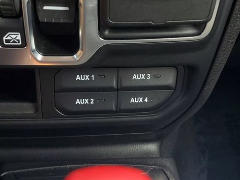 Used 2024 Jeep Wrangler Unlimited w/ Convenience Group AWD/4WD image 30
