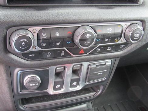 Used 2024 Jeep Wrangler Sport AWD/4WD image 16