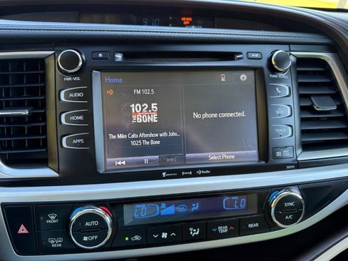 Used 2018 Toyota Highlander XLE image 13