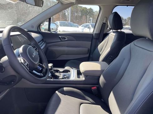 New 2026 Kia Carnival EX image 3