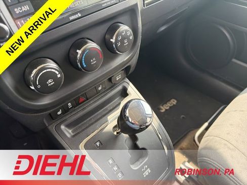 Certified 2016 Jeep Patriot Latitude AWD/4WD image 15