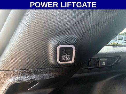 Used 2025 Jeep Grand Cherokee Limited w/ Luxury Tech Group II RWD image 14