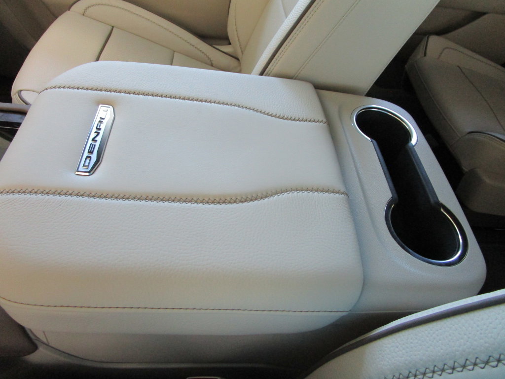 New 2026 GMC Yukon Denali w/ Advanced Technology Package RWD image 42