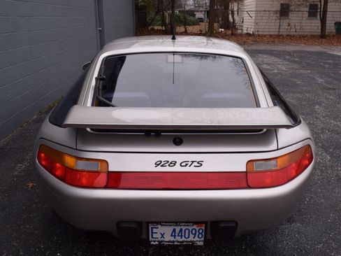 Used 1993 Porsche 928 GTS RWD image 16