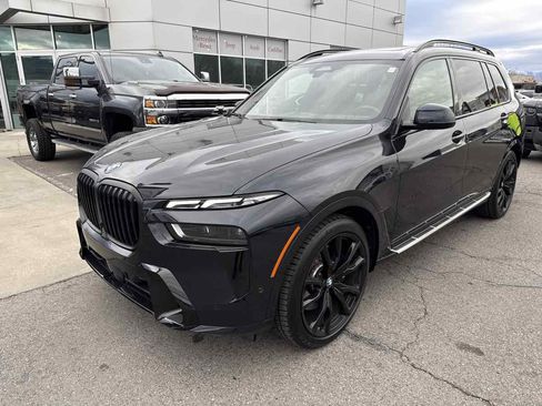 Used 2023 BMW X7 xDrive40i w/ Executive Package image 2