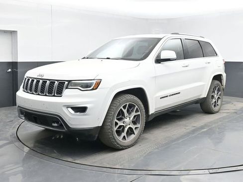 Used 2018 Jeep Grand Cherokee Limited image 5