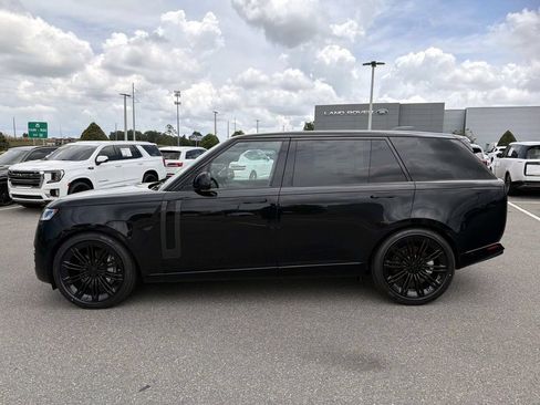 New 2026 Land Rover Range Rover Long Wheelbase SE AWD/4WD image 2