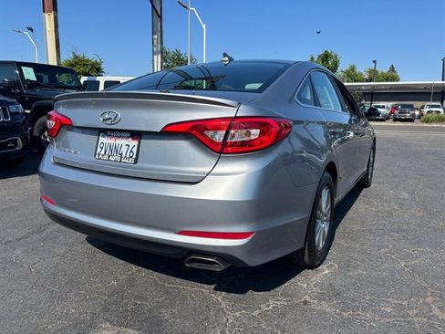 Used 2017 Hyundai Sonata SE FWD image 3