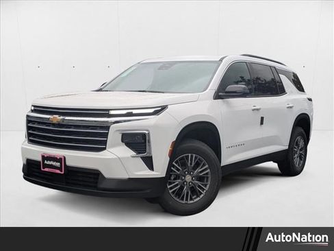 New 2026 Chevrolet Traverse LT image 1