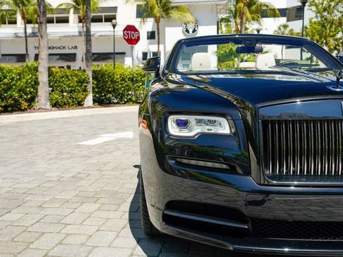 Used 2018 Rolls-Royce Dawn image 6