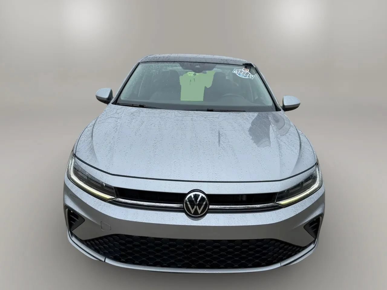 Used 2025 Volkswagen Jetta SE FWD image 2