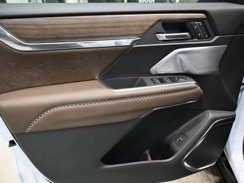 New 2026 GMC Acadia Denali Ultimate w/ LPO, Floor Liner Package image 29