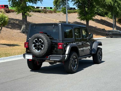 Used 2025 Jeep Wrangler Unlimited Rubicon AWD/4WD image 5