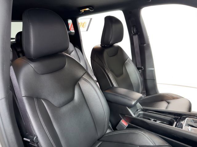 Used 2025 Jeep Compass Limited AWD/4WD image 15