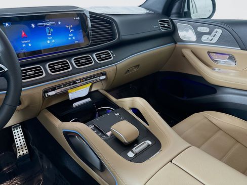 New 2026 Mercedes-Benz GLS 580 4MATIC image 26