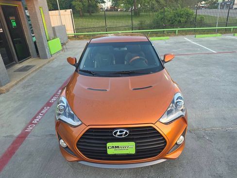 Used 2015 Hyundai Veloster Turbo FWD image 4