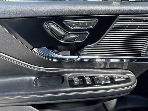 Used 2020 Lincoln Corsair AWD w/ Premium Package image 20