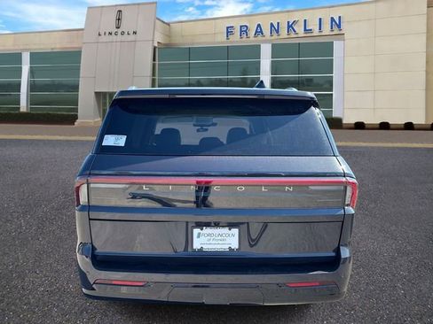 New 2026 Lincoln Navigator L Premier AWD/4WD image 6