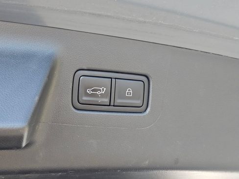 Used 2025 Hyundai Santa Fe SEL AWD/4WD image 16