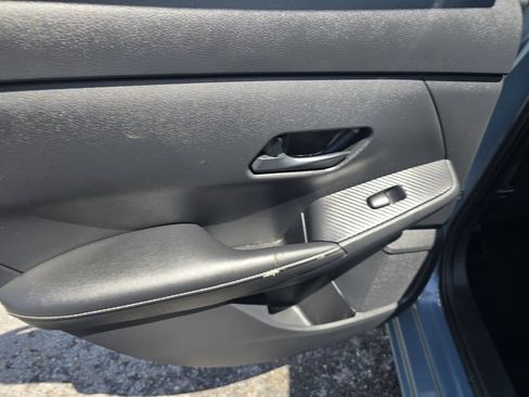 Used 2024 Nissan Sentra SV FWD image 13