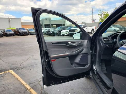 Used 2024 Ford Escape ST-Line Elite w/ Premium Technology Package AWD/4WD image 10