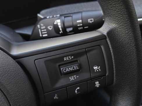 Certified 2025 Nissan Kicks SV image 24