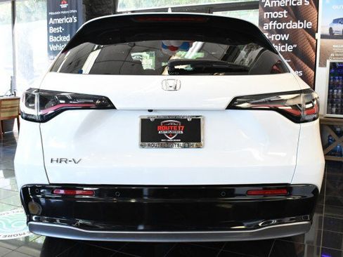 Used 2025 Honda HR-V EX-L image 10