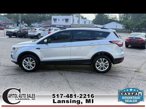 Used 2018 Ford Escape SE w/ SE Sync 3 Package AWD/4WD image 5