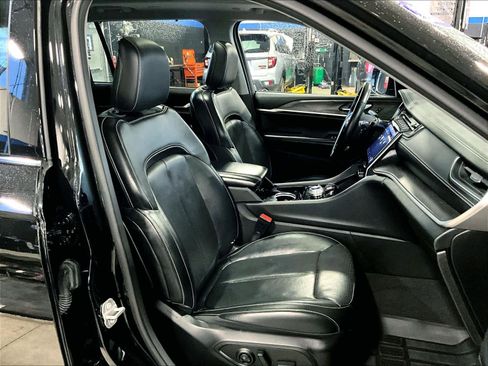 Used 2021 Jeep Grand Cherokee L Limited w/ Luxury Tech Group II image 11