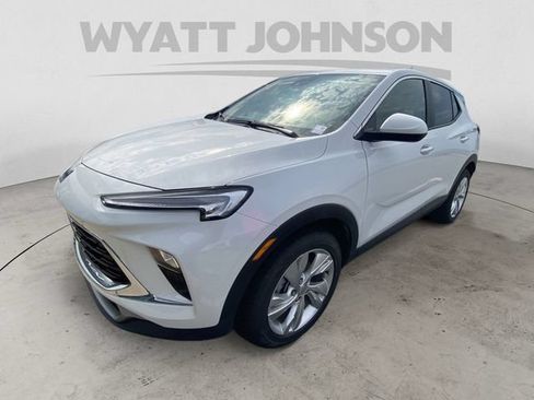 Used 2025 Buick Encore GX Preferred FWD image 2